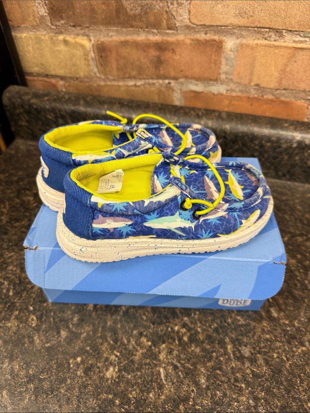 Kids shark Print Canvas HEY DUDE Slip-On Shoes with Neon Yellow Lining C10